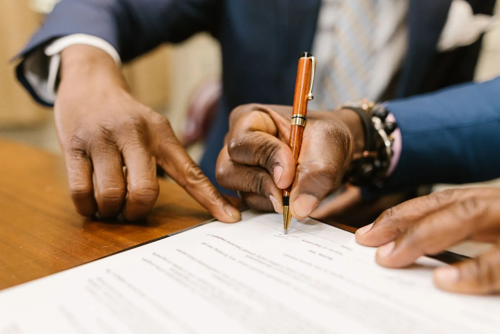 Conditions générales d'achat (CGA) : définition, clauses indispensables et modèle commenté Conditions générales d'achat (CGA) : clauses et modèle côté acheteur