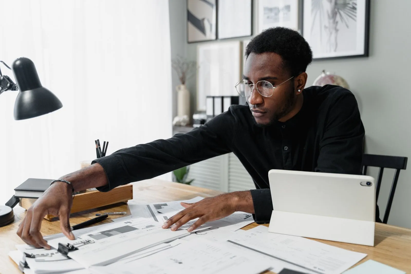 Évaluation fournisseur : grille de notation, critères et modèle prêt à l’emploi Évaluation fournisseur : grille de notation pondérée avec critères qualité, délai, prix, service et risque